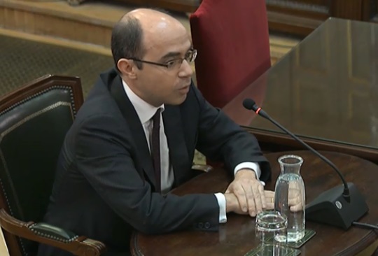 A former high-ranking official at Spain's finance ministry, Felipe Martínez, testifying in the Supreme Court